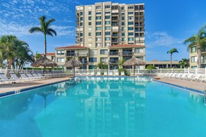Pool - 2 Mi to Beach! Bay-View Snowbird Haven in St Pete (St. Petersburg)