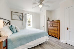 2 bedrooms, iron/ironing board, internet, bed sheets