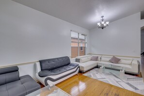 TV - Family Home Near Downtown Tampa w/ Community Pool! (Riverview)