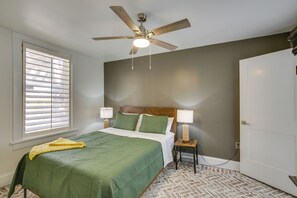 5 habitaciones, escritorio, internet y ropa de cama 