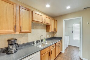 Fridge, microwave, stovetop, dishwasher - 3 Mi to Branson Strip: 2-Unit Gem w/ Pool Access! (Branson)