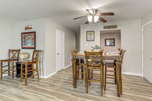 Tiger Town Retreat: Spacious Home for Groups!
