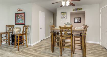 Tiger Town Retreat: Spacious Home for Groups!