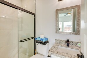 Towels - Community Pool! Walkable South Padre Island Studio (South Padre Island)