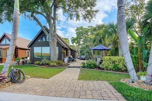 Exterior - Dock & Views! Waterfront Cabin on Lake Okeechobee (Okeechobee)