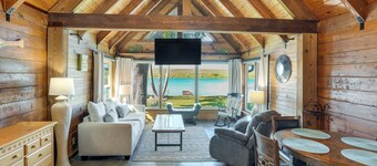Dock & Views! Waterfront Cabin on Lake Okeechobee
