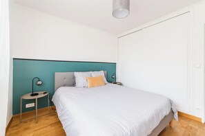 3 chambres, fer et planche à repasser, accès Internet, draps fournis