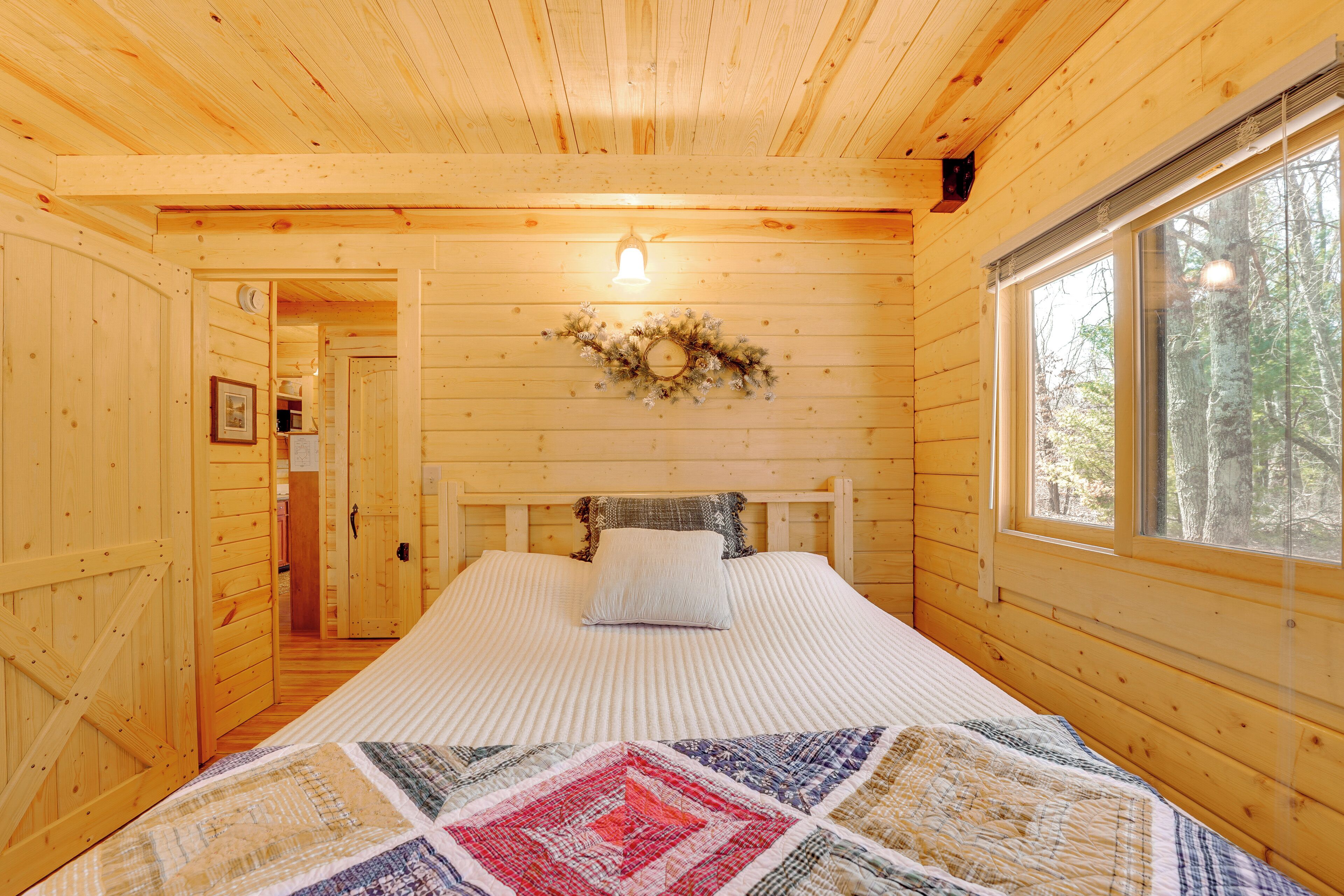 3 chambres, lit de bébé portatif, literie fournie