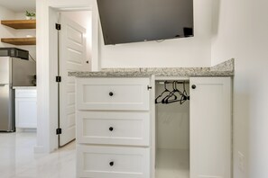 Interior - Beach Days & Pool Fun! Prime South Padre Studio (South Padre Island)