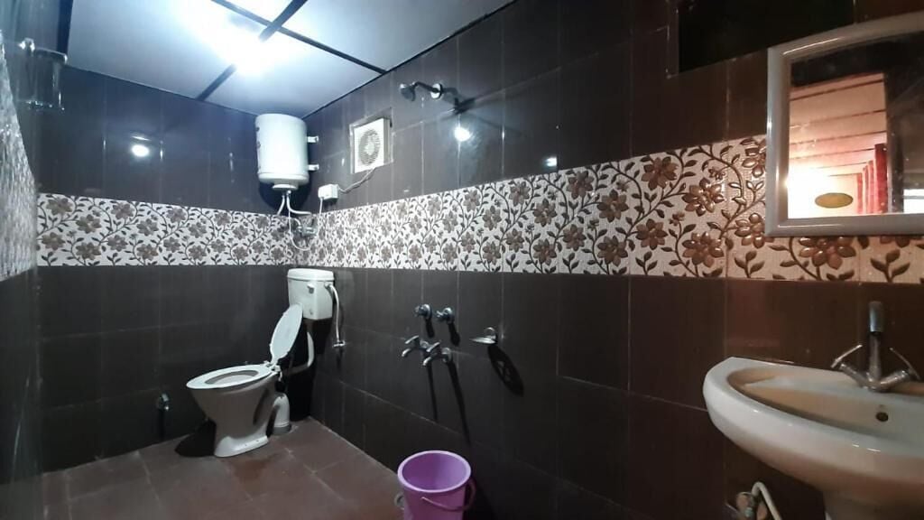 Handtücher, Seife, Shampoo, Toilettenpapier