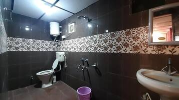 Handtücher, Seife, Shampoo, Toilettenpapier