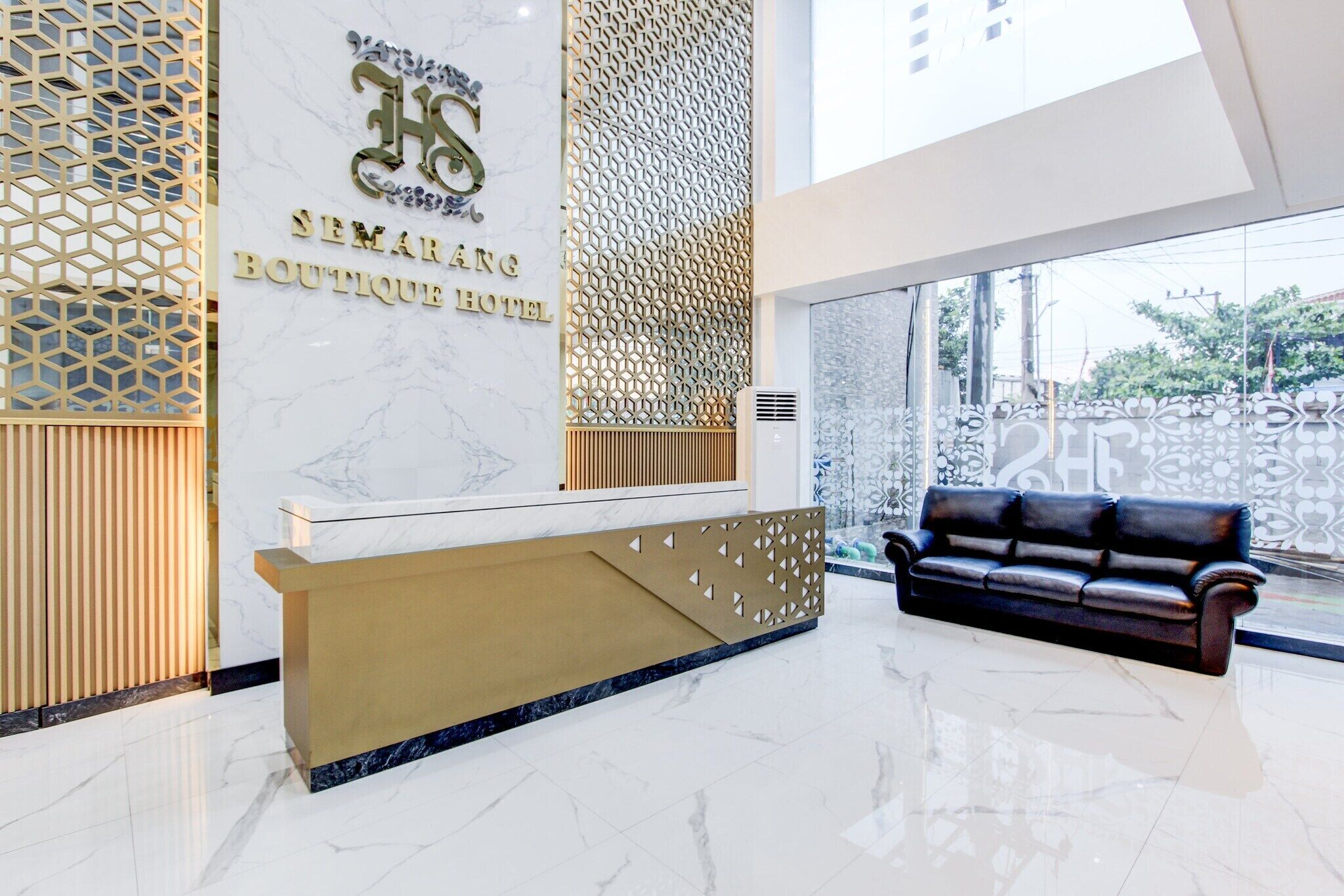 Entrance / Reception