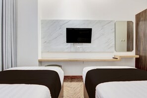 Room - Luxury Twin Stay with Free WiFi and Parking (Semarang)
