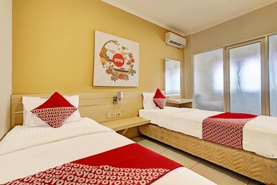 Luxury Twin Stay with Free WiFi and Parking