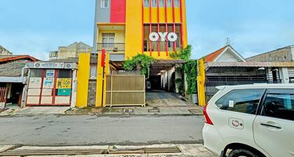Luxury Twin Stay with Free WiFi and Parking
