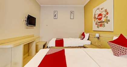 Luxury Twin Stay with Free WiFi and Parking