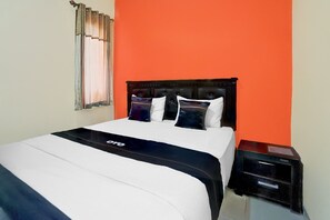 Unclassified image, 5 of 13, button - Cozy Double Escape W/ Free WiFi and Parking (Surabaya)