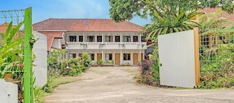 Spacious Two Bedroom Private Villa with Free WiFi