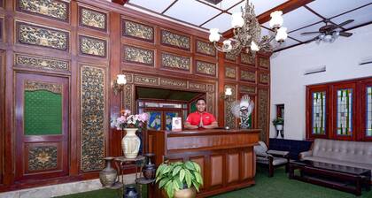 Luxury Twin Stay with Free WiFi and Parking