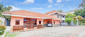 Deluxe Twin - Zugang Zur Pekalongan Station