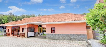 Luxury Deluxe DBL Retreat W/ Free WiFi and Parking