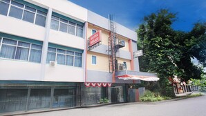 Unclassified image, 3 of 18, button - Luxury Deluxe DBL Retreat W/ Free WiFi and Parking (Palembang)