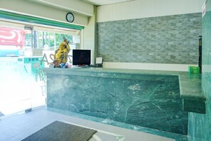 Entrance / Reception - Luxury Deluxe DBL Retreat W/ Free WiFi and Parking (Palembang)
