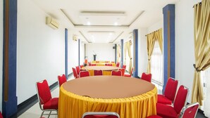 Meeting facility - Cozy Standard Solo Stay W/ Free WiFi Parking (Palembang)