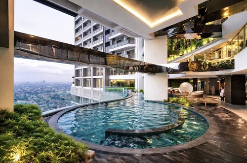 Luxurious 2BR Condo in Makati City With Stunning Views