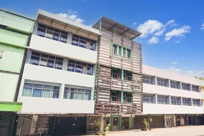 Holiday Home Exterior [summer] - Cozy Double Escape W/ Free WiFi and Parking (Palembang)