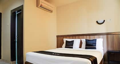 Luxury Deluxe DBL Retreat W/ Free WiFi and Parking