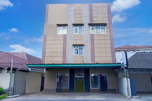 Double Standard Au Palembang Trade Center