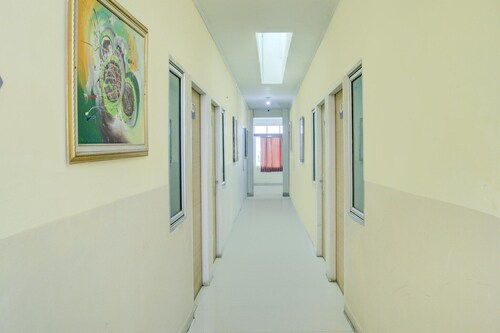 Stylish DBL Suite Escape W/ Free WiFi and Parking