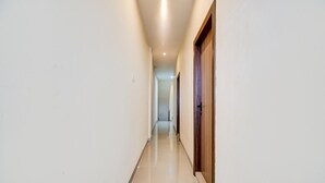 Unclassified image, 3 of 15, button - Cozy Double Escape W/ Free WiFi and Parking (Pekanbaru)