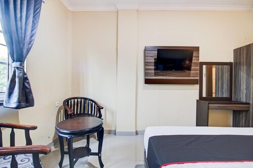 Stylish DBL Suite Escape W/ Free WiFi and Parking