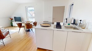 Fridge, microwave, dishwasher, coffee/tea maker - Eguisheim, Vineyards & Castles (Eguisheim)