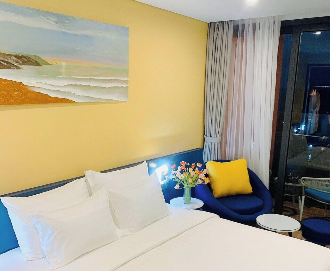 Double Room, 1 King Bed with Sofa bed, Balcony | Premium bedding, free WiFi, bed sheets