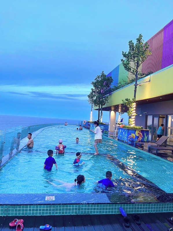Rooftop pool
