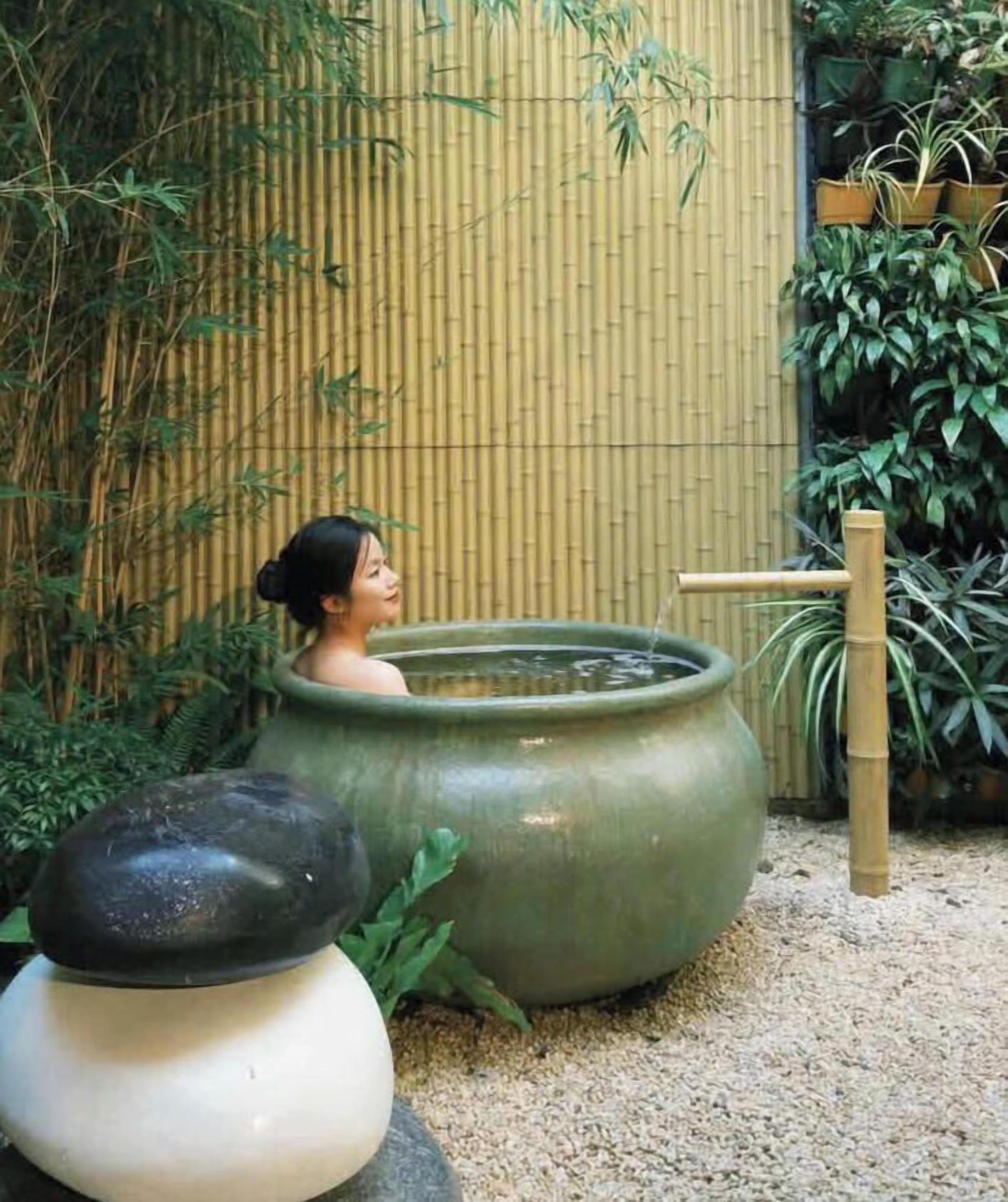 Sauna, hot tub, ruang uap, mata air panas/mineral, dan perawatan tubuh