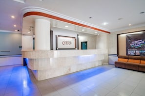 Unclassified image, 2 of 19, button - Cozy Double Escape W/ Free WiFi and Parking (Pekanbaru)