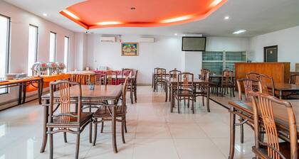 Family Luxury Suite with Free WiFi and Parking