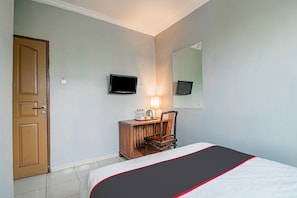 WiFi (free), bed sheets