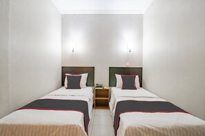 WiFi (free), bed sheets