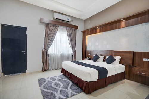 Stylish DBL Suite Escape W/ Free WiFi and Parking