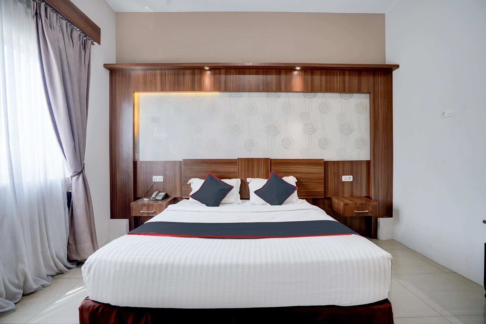 WiFi (free), bed sheets
