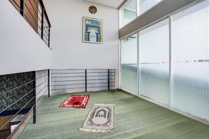 Holiday Home Facilities and Services - Stylish Twin Suite W/ Free WiFi Parking and Pool (Padang)