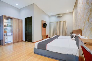 Bedroom - Stylish Twin Suite W/ Free WiFi Parking and Pool (Padang)