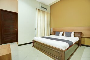Bedroom - Luxury Deluxe DBL Retreat W/ Free WiFi and Parking (Padang)