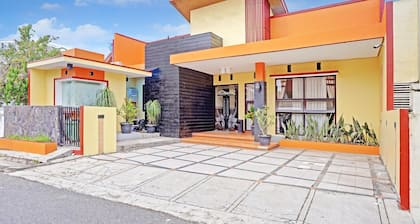 Luxury Twin Stay with Free WiFi and Parking