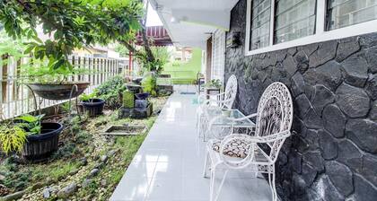 Luxury Deluxe Double Retreat with Free WiFi